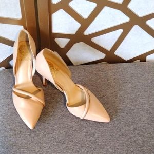 Vince Camuto nude heels size 6.5
